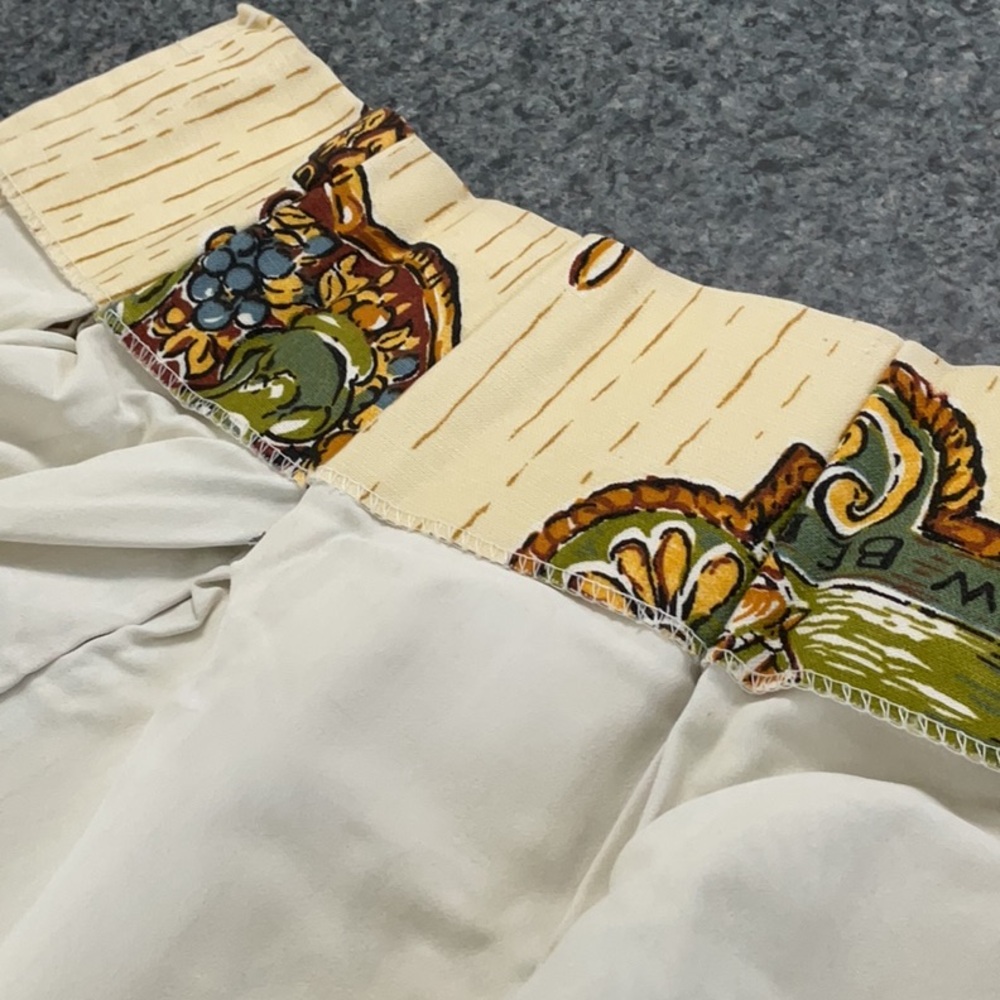 Vintage 1970s Sears Roebuck colonial drapes. 4 panels. Excellent condition. - Picture 2 of 16